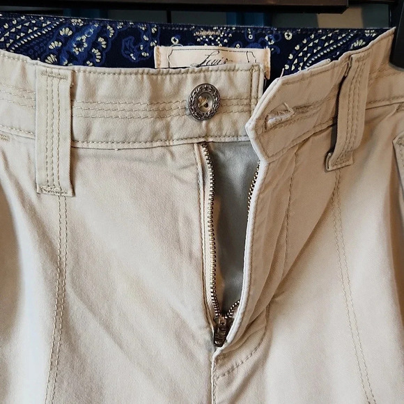 Levi's Khaki Cropped Wide Leg Pants - Picture 9 of 11